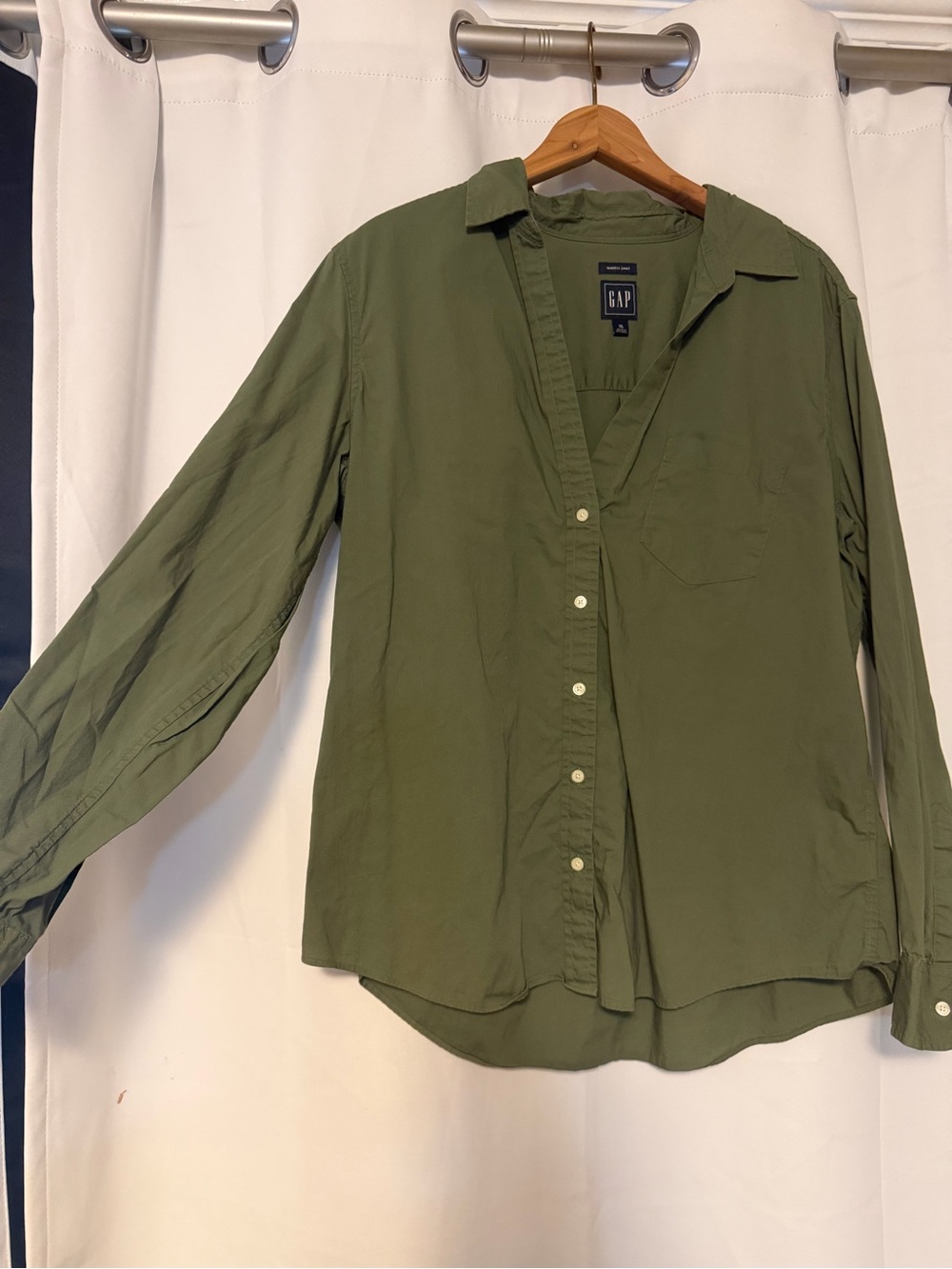 GAP Women’s Olive Green Button-Up Shirt